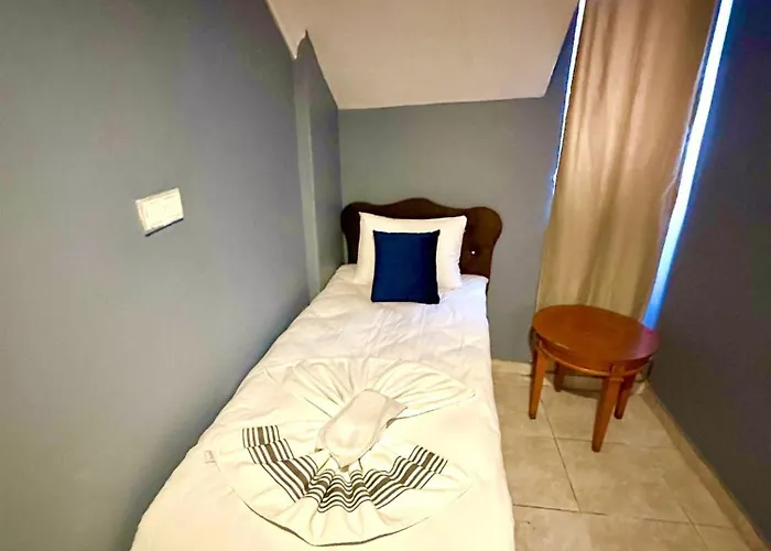 Ayasofya Raydon Life Szálloda *